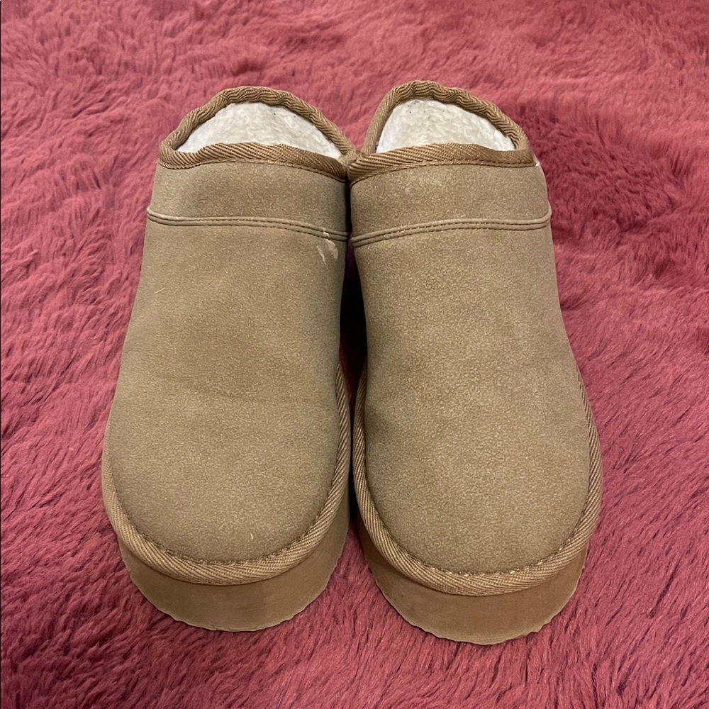 Platform American eagle slippers